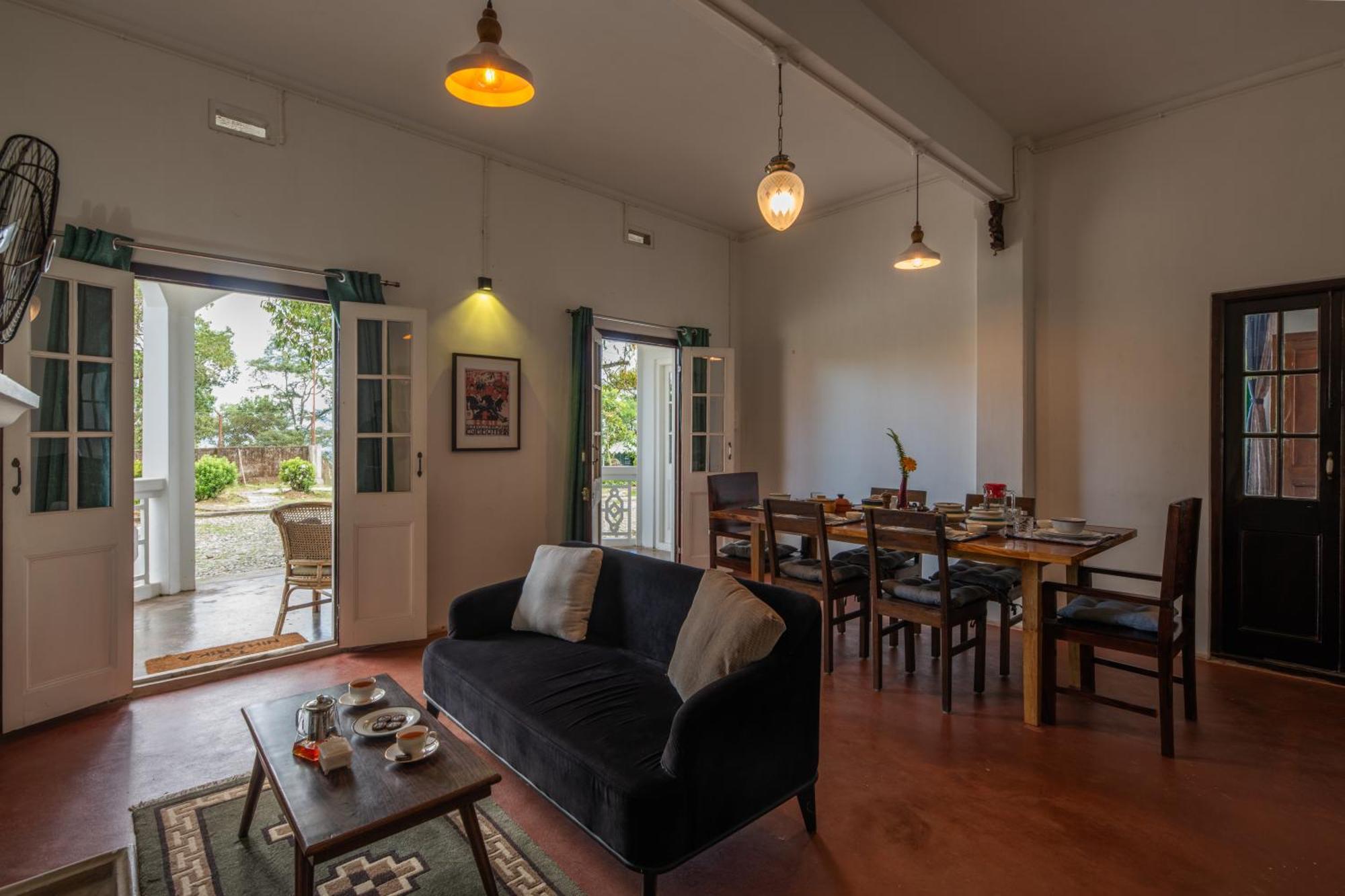 Niharika, The Old Place カリンポン エクステリア 写真